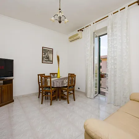 Mirti Classic Plaza Netflix Wi-fi And Relax In Apartment Rome